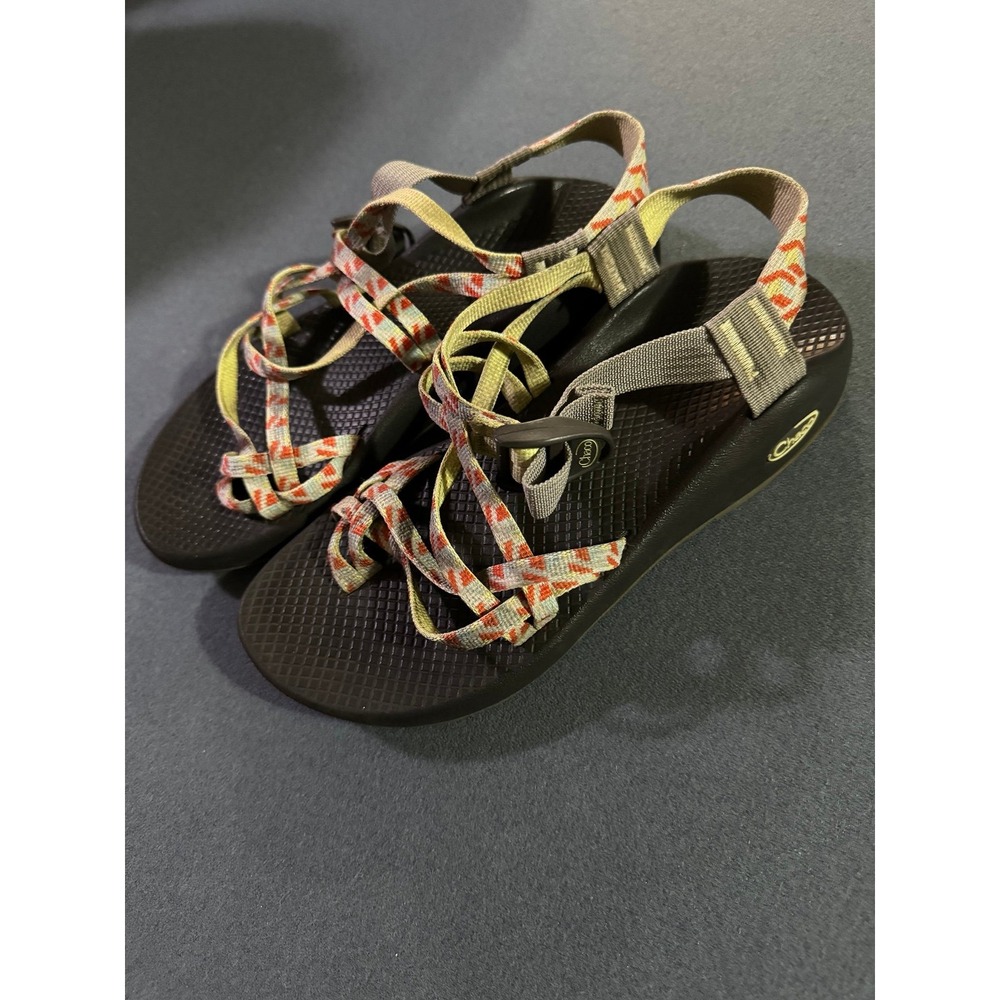 Chaco womens multi color sandals 8